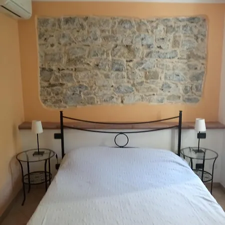 Ardissone Thomas Apartment